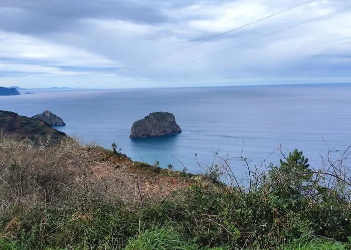 El Faro De Gaztelugatxe *