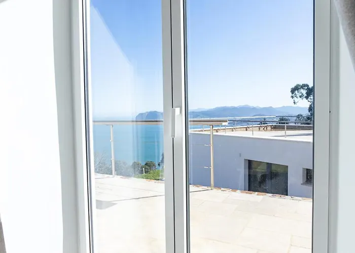 El Faro De Gaztelugatxe *